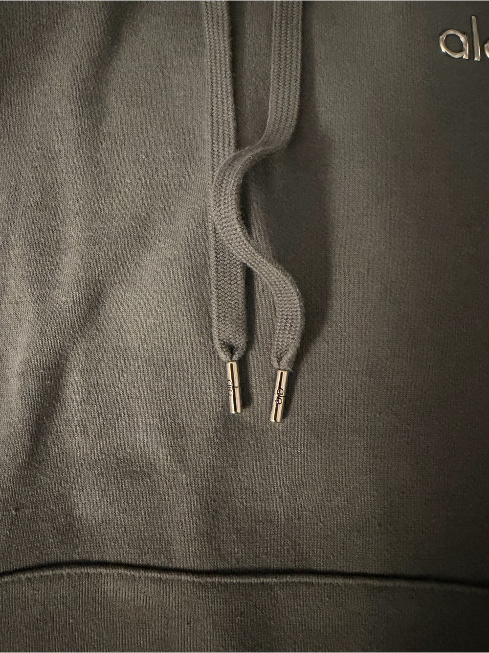 ALO Yoga Charcoal Gray Pullover Hoodie | Size XS - Picture 3 of 4